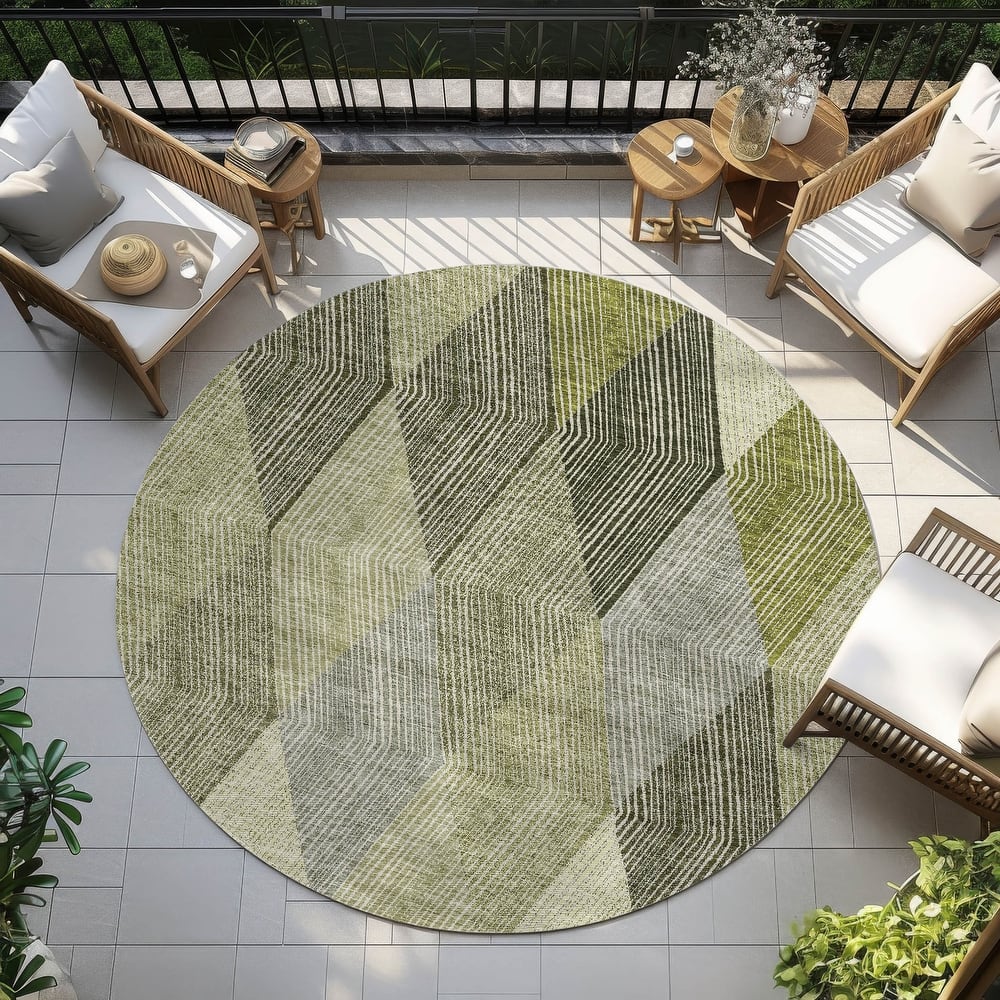 Machine Washable Indoor/ Outdoor Diamond Stripes Chantille Rug