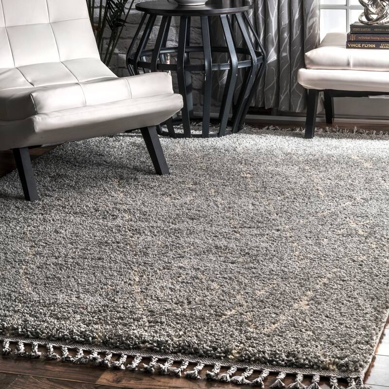 Nuloom Nieves Moroccan Diamond Tassel Area Rug