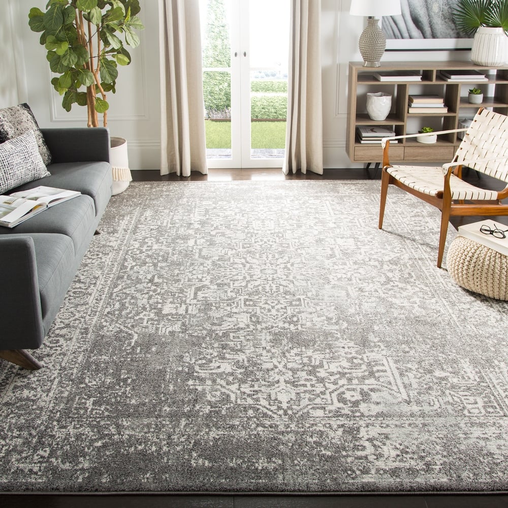 SAFAVIEH Evoke Pety Vintage Distressed Rug