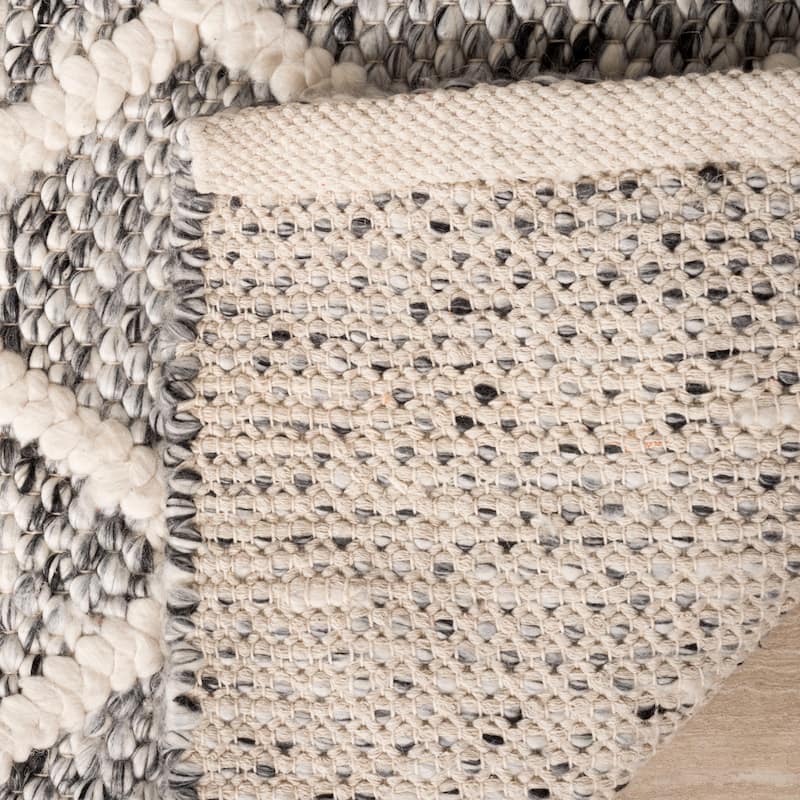SAFAVIEH Handmade Natura Adelma Wool Rug