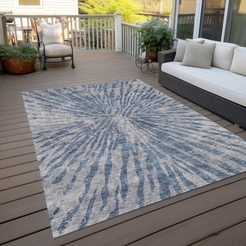 Machine Washable Indoor/ Outdoor Chantille Contemporary Burst Rug