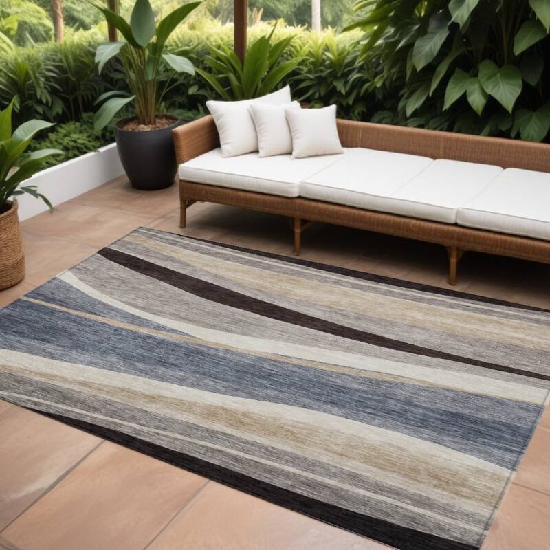 HomeRoots Abstract Transitional Rectangle Outdoor Rug - 8' X 10'