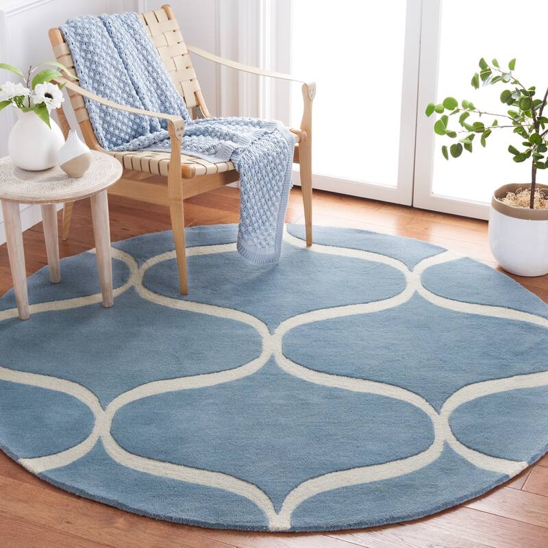 SAFAVIEH Handmade Cambridge Nenka Modern Wool Rug - 6' Round - Light Blue/Ivory