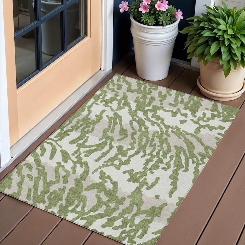 HomeRoots Animal Print Transitional Rectangle Outdoor Rug - 3' x 5'