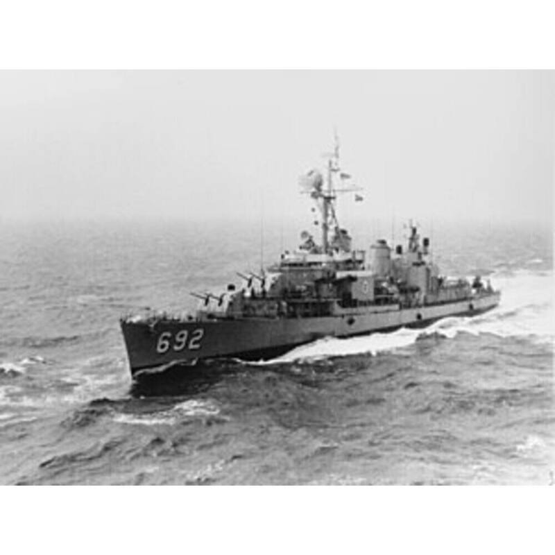 Sumner-class Destroyer Large