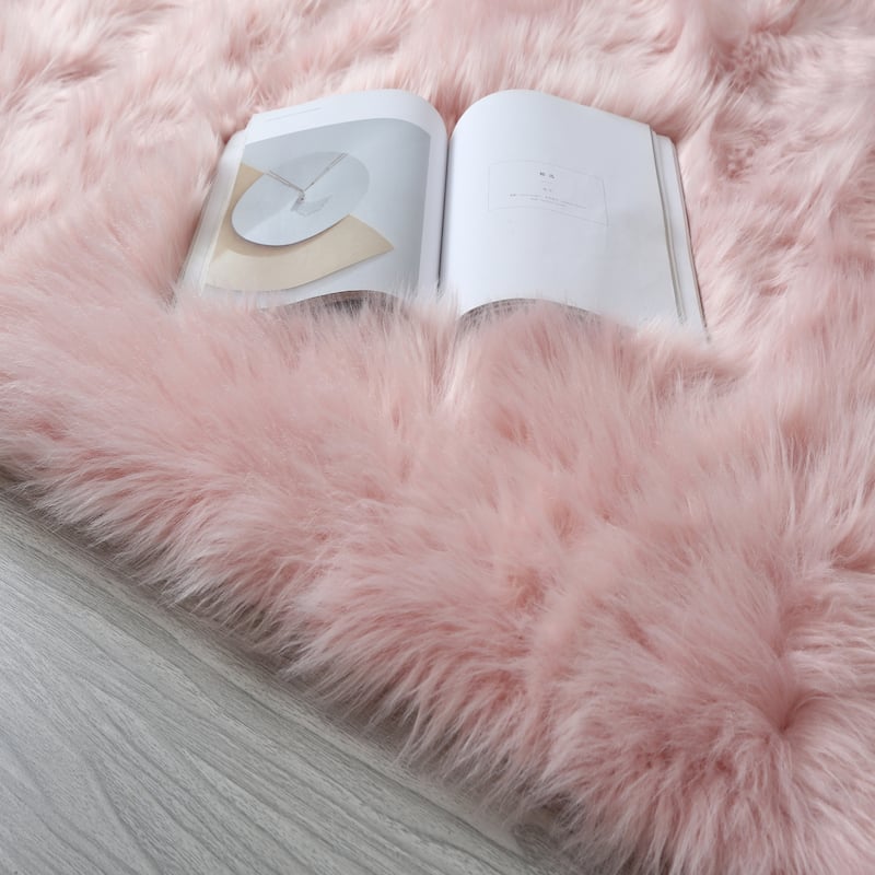 60 in L Ultra Soft Fluffy Faux Fur Sheepskin Area Rug - 3'6"