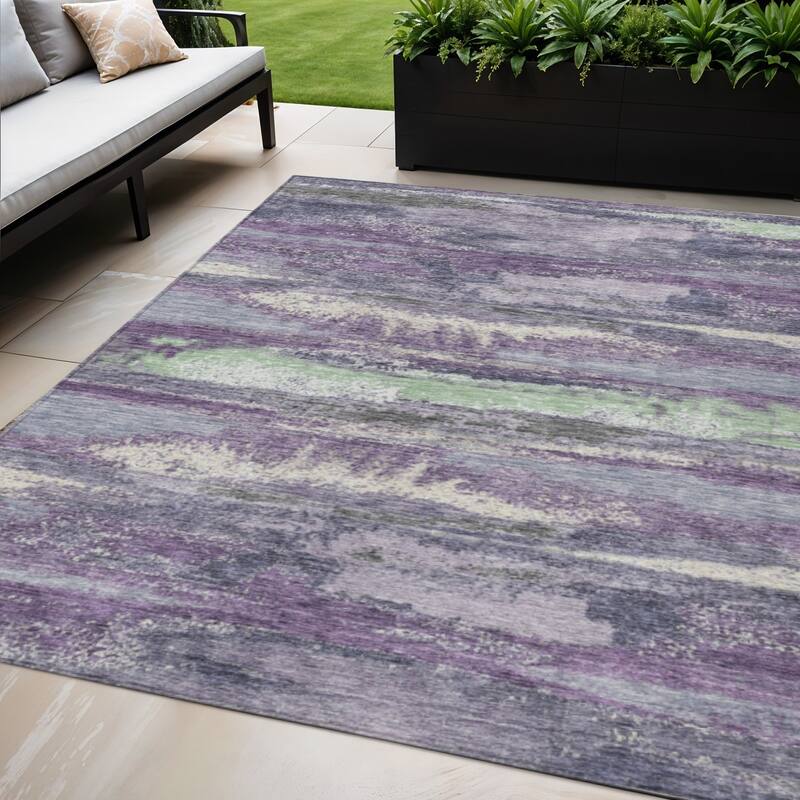HomeRoots Abstract Transitional Rectangle Outdoor Rug - 5' X 8'
