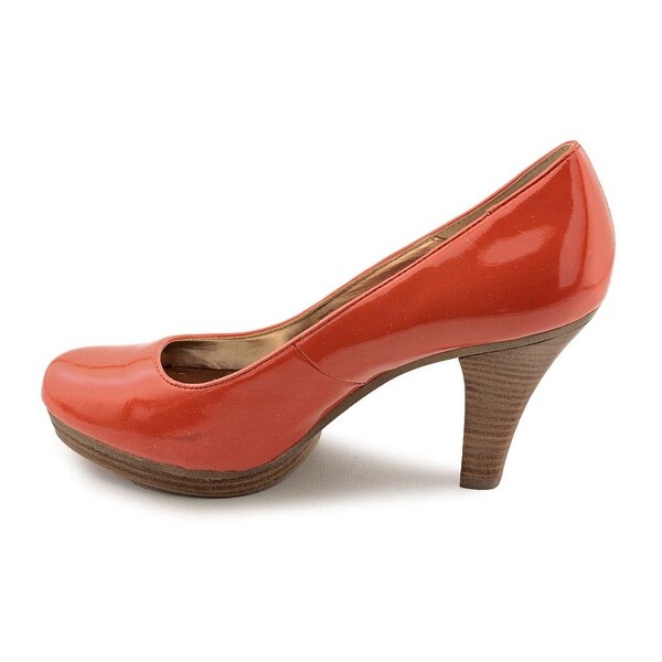 sofft patent leather heels