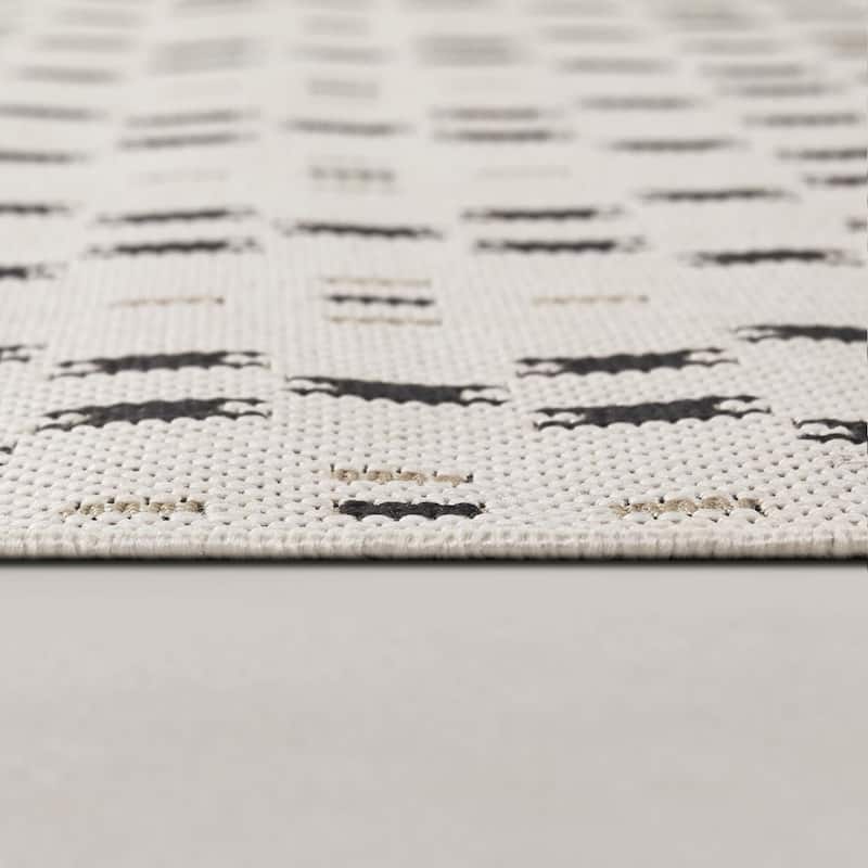 Rogelio Trellis Patio Indoor/Outdoor Area Rug