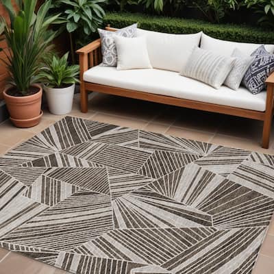 HomeRoots Geometric Transitional Rectangle Outdoor Rug