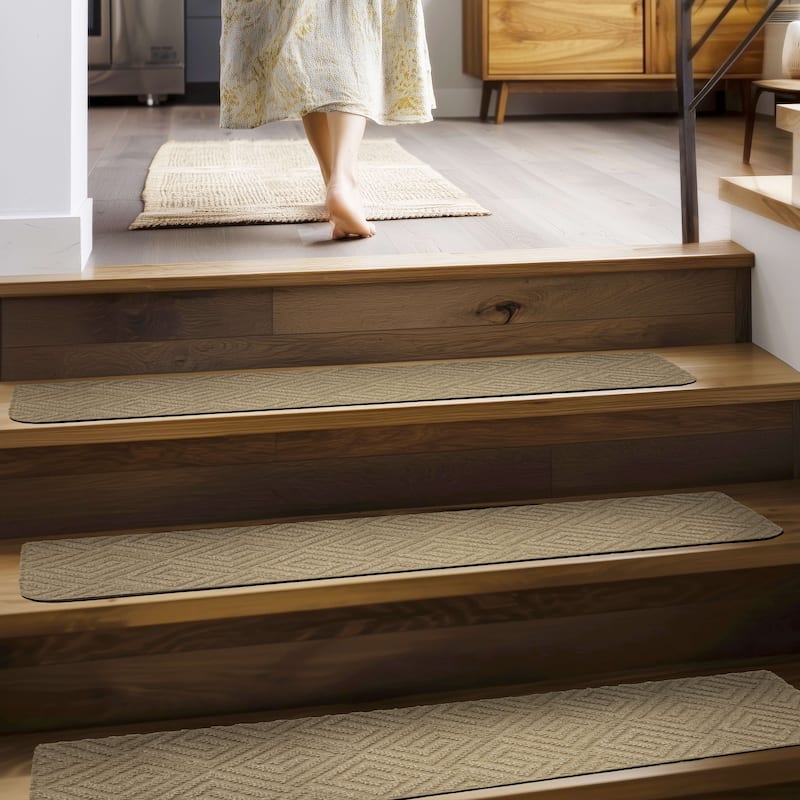 Mohawk Home Needlepunch Venice Stair Treads (Pack of 15) - 18" x 30"