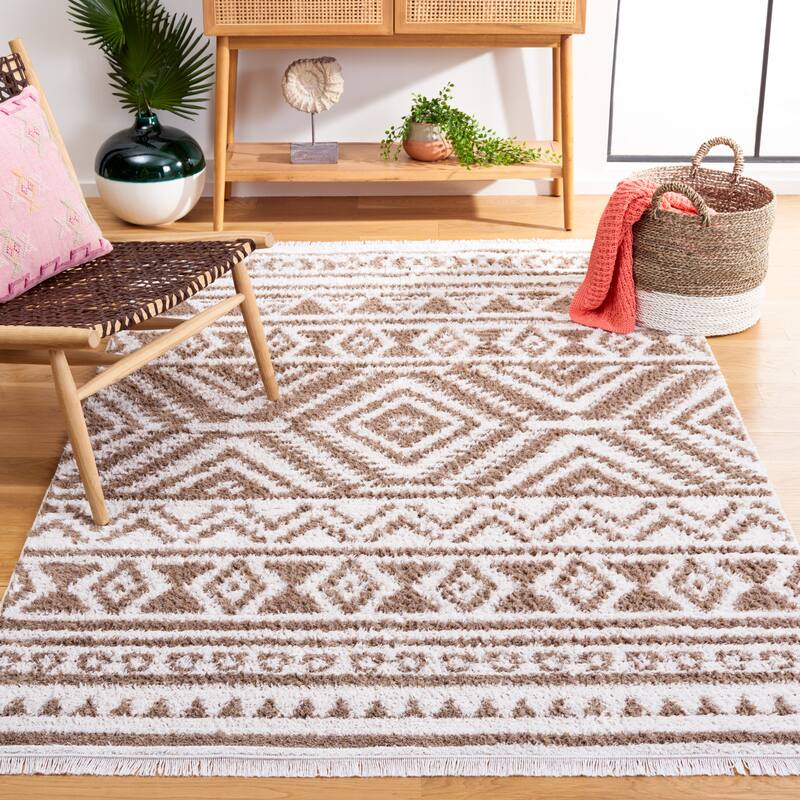 SAFAVIEH Augustine Sumiko Rustic Moroccan Fringe Rug - 4' x 6' - Taupe/Ivory