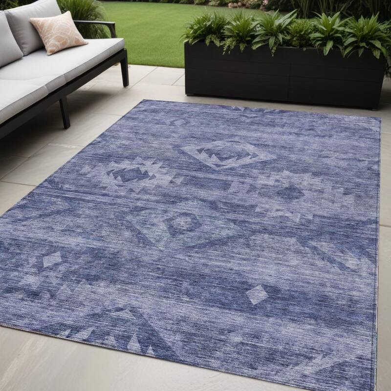 HomeRoots Southwestern Transitional Rectangle Outdoor Rug - 5' X 8'