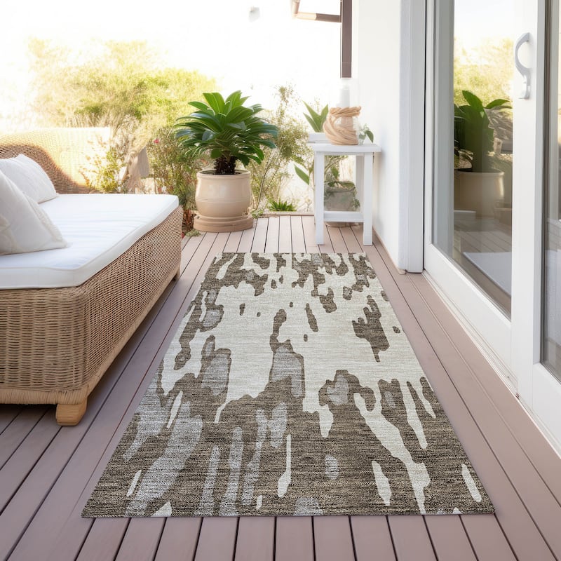 Machine Washable Indoor/ Outdoor Abstract Chantille Rug - Brown - 2'3" x 7'6"