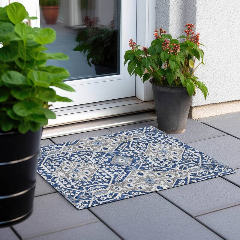 Machine Washable Indoor/ Outdoor Chantille Traditional Medallion Rug - Navy - 1'8" x 2'6"