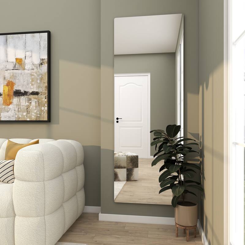 CosmoLiving by Cosmopolitan Silver Metal Room Wall Mirror