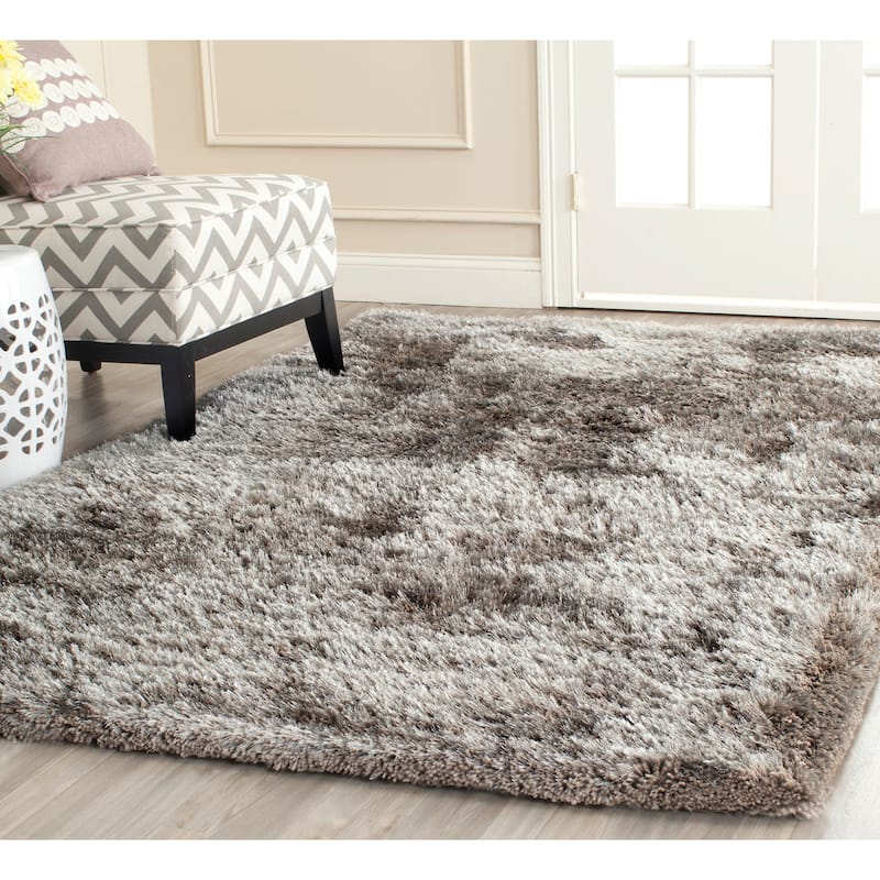 SAFAVIEH Handmade South Beach Leonella Shag Solid Polyester Rug - 4' x 6' - Silver - Rectangle