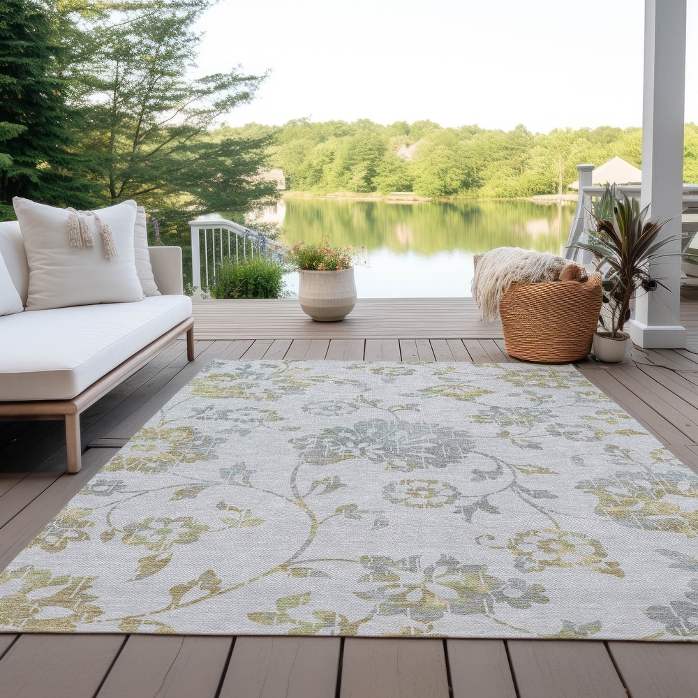 Machine Washable Indoor/ Outdoor Chantille Farmhouse Floral Rug