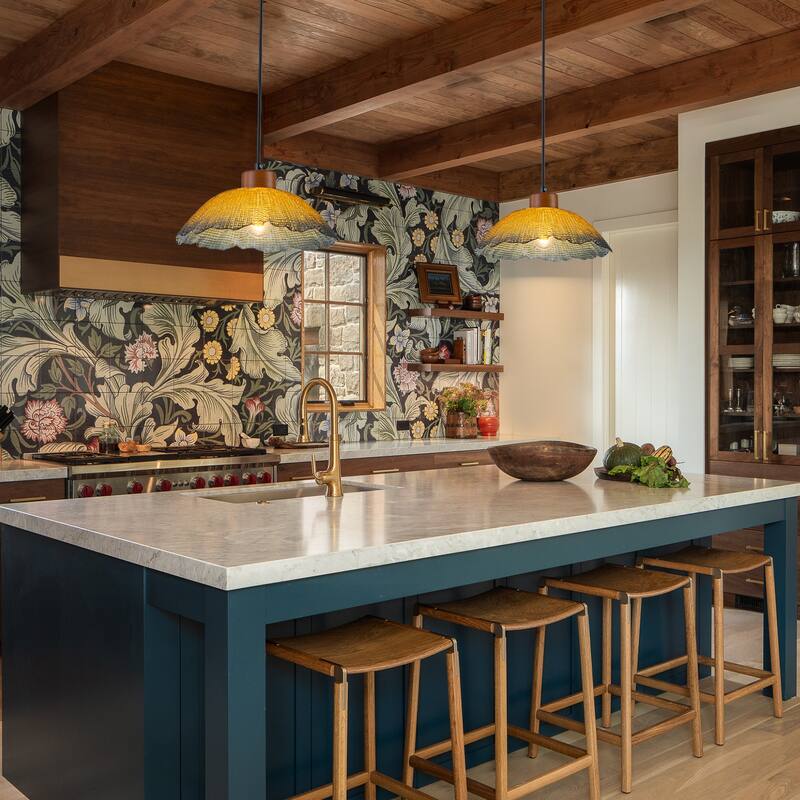 Industrial 1-Light Leaf-Shaped Glass Pendant Light with Texture Glass Shade