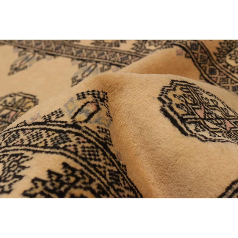 ECARPETGALLERY Hand-knotted Peshawar Bokhara Ivory Wool Rug - 2'7 x 6'9