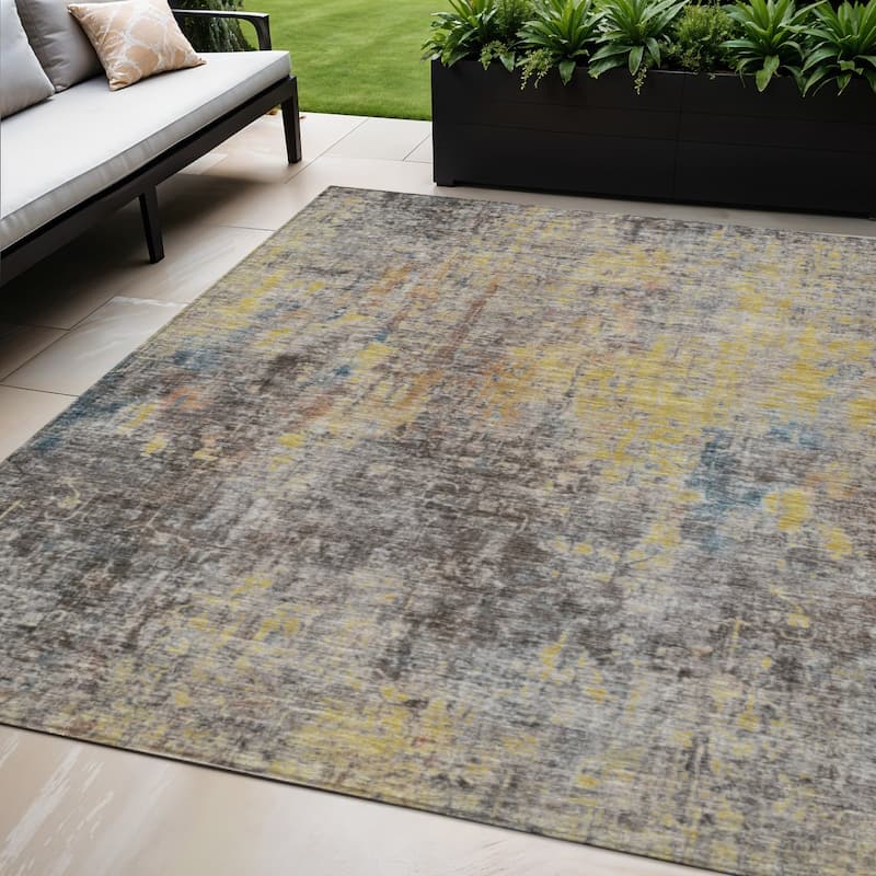 HomeRoots Abstract Transitional Rectangle Outdoor Rug - 5' X 8'