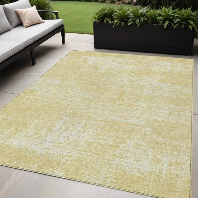 HomeRoots Abstract Transitional Rectangle Outdoor Rug - 5' X 8'