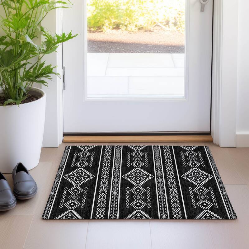 Premium Washable Super Soft Boho Globe Mayfield Rug - Black - 1'8" x 2'6"