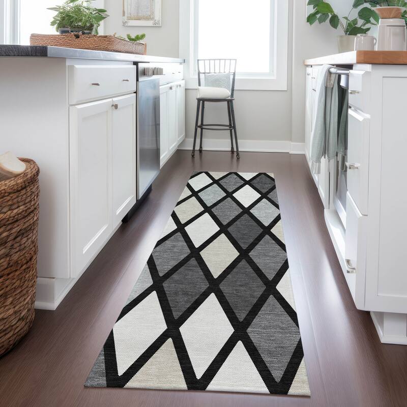 Machine Washable Indoor/ Outdoor Chantille Diamond Prism Rug