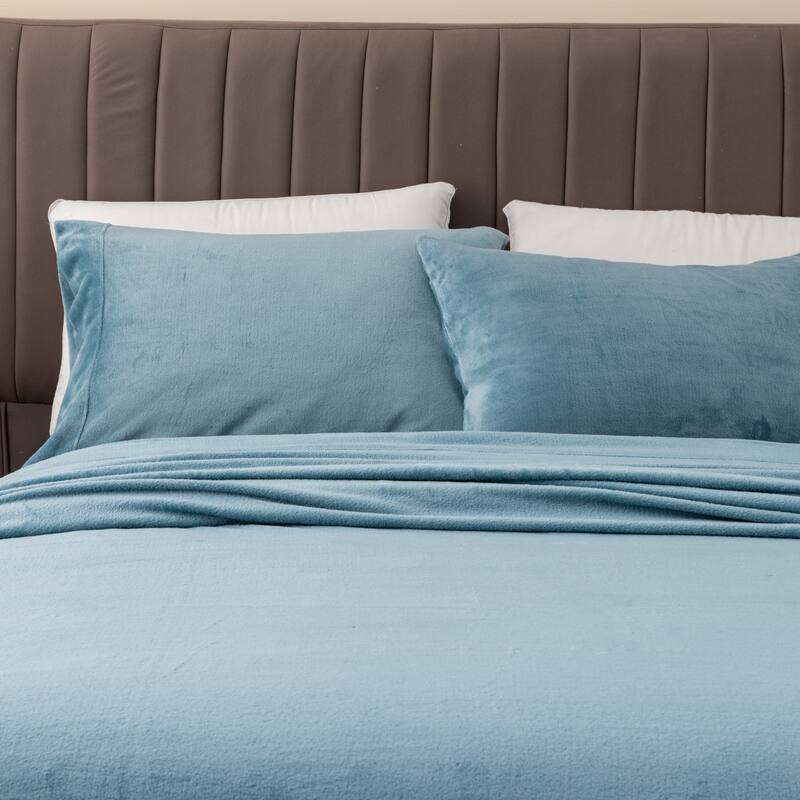 Great Bay Home Extra Soft Cozy Velvet Plush Solid Bed Sheet Set