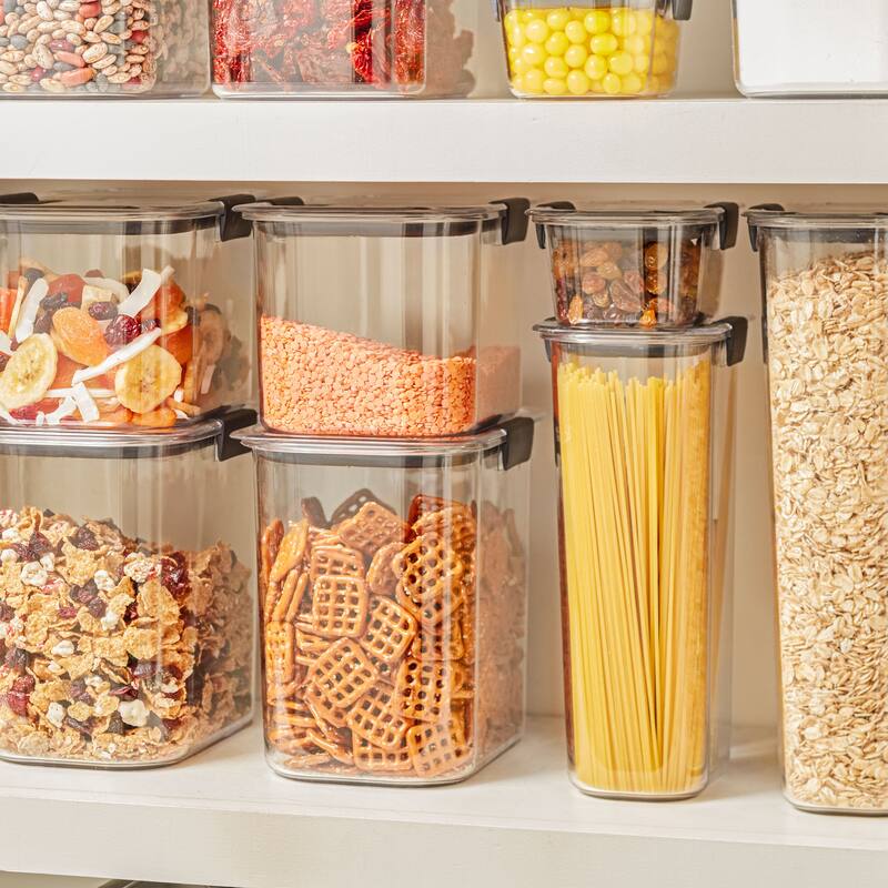 Rubbermaid Brilliance Pantry Airtight Food Storage Container, 7.8Cup