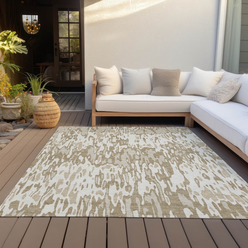 Machine Washable Indoor/ Outdoor Modern Watercolor Chantille Rug