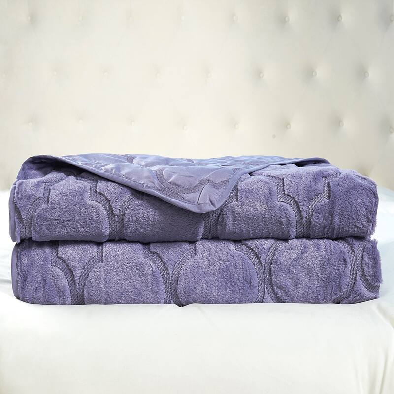 FauxFur Moroccan Design 7-piece Embroidered Quilt Set