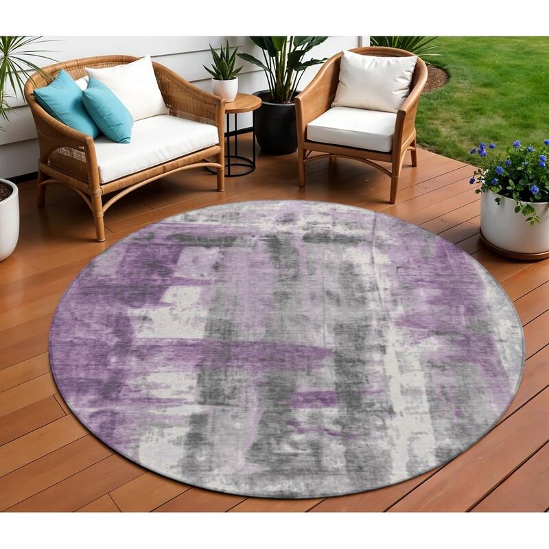 HomeRoots Abstract Transitional Rectangle Outdoor Rug - 8' Round