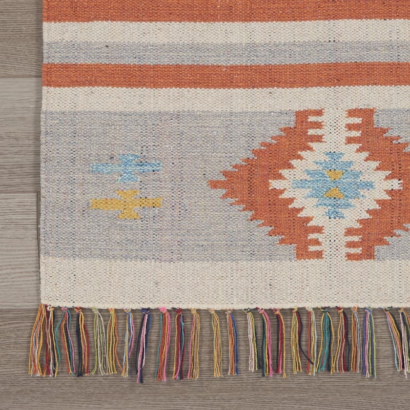 Bufo Southwestern Woven Low Pile with Fringe Area Rug By HomeRoots - 84' X '60' X '0.25