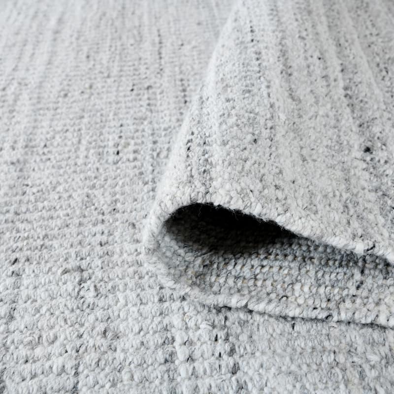 Lineage Silver Heathered Hand-Woven Area Rug 2' x 3'