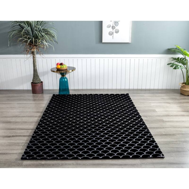 Chryso Collection Faux Fur Rug with Foil