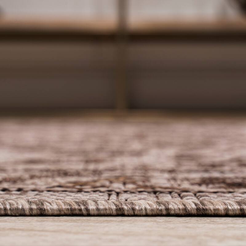 JONATHAN Y Sintra Ornate Medallion Indoor/Outdoor Area Rug