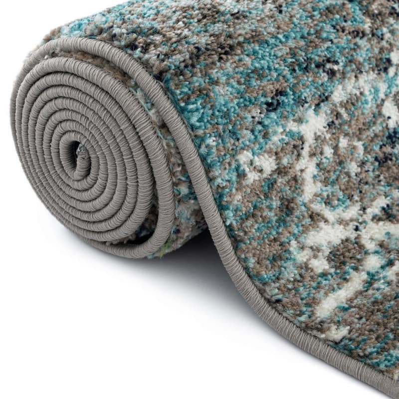 Traditional Brenda Collection Area Rug
