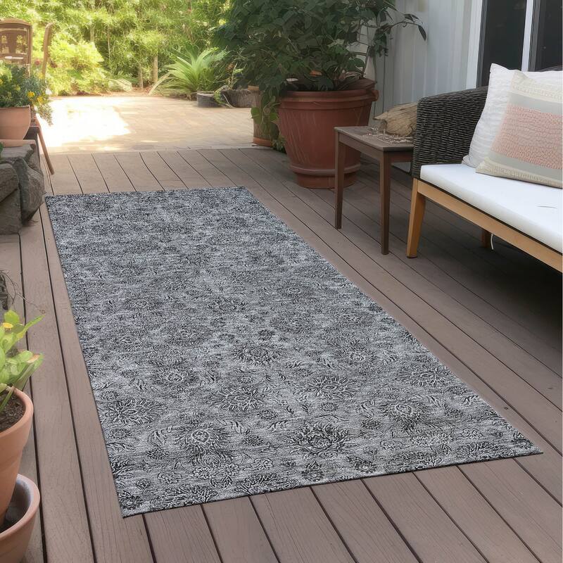 Machine Washable Indoor/ Outdoor Chantille Traditional Floral Rug