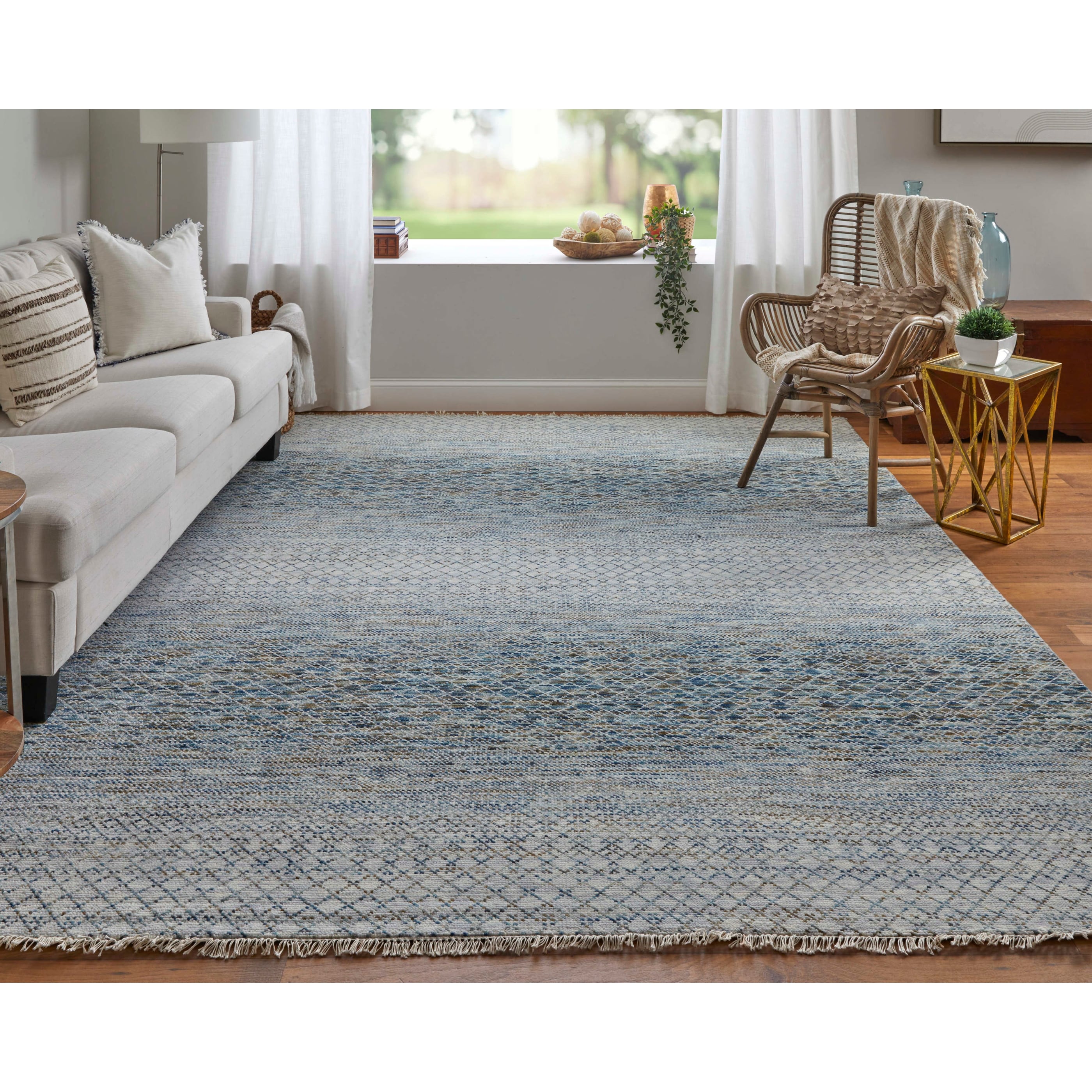 Grand Bazaar Conroy Hand Knotted Solid Transitional Area Rug