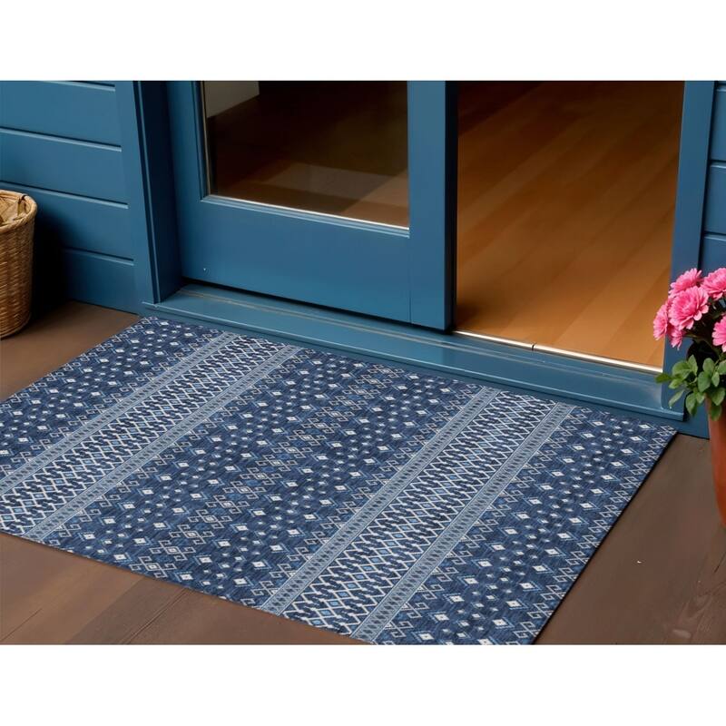 HomeRoots Tribal Transitional Rectangle Outdoor Rug - 3' x 5'