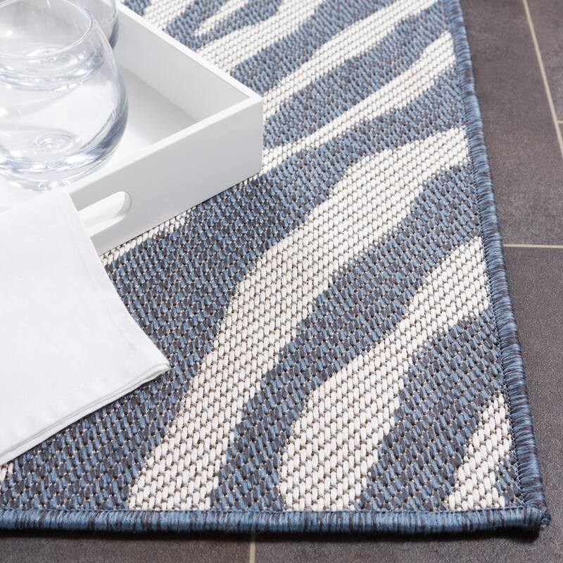 SAFAVIEH Bermuda Edeline Geometric Indoor/Outdoor Waterproof Rug