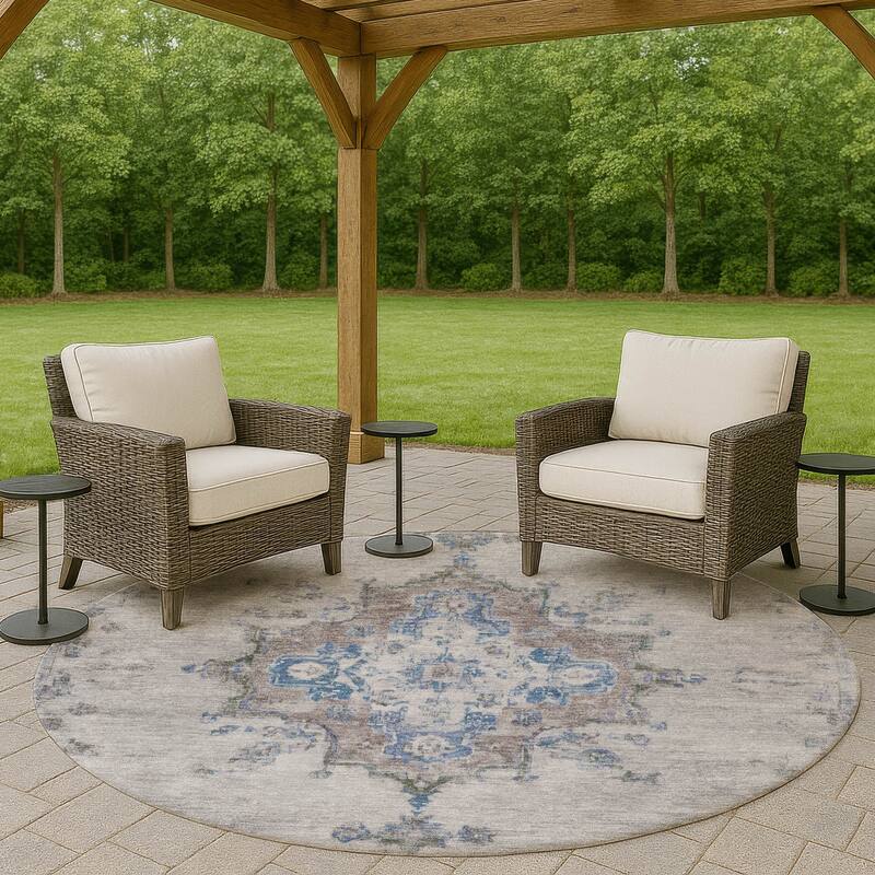 Machine Washable Indoor/ Outdoor Traditional Tabriz Chantille Rug - Silver - 8' x 8'