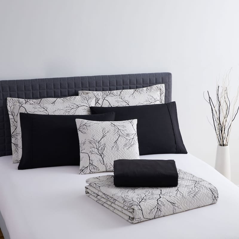 Empyrean Bedspread Coverlet Set - Summer Quilt with Fitted Sheet and Pillow Shams - All Season Printed Bedding Set