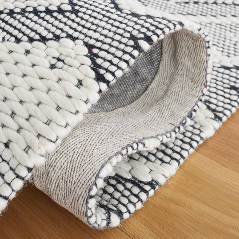 SAFAVIEH Handmade Vermont Marisela Wool Rug