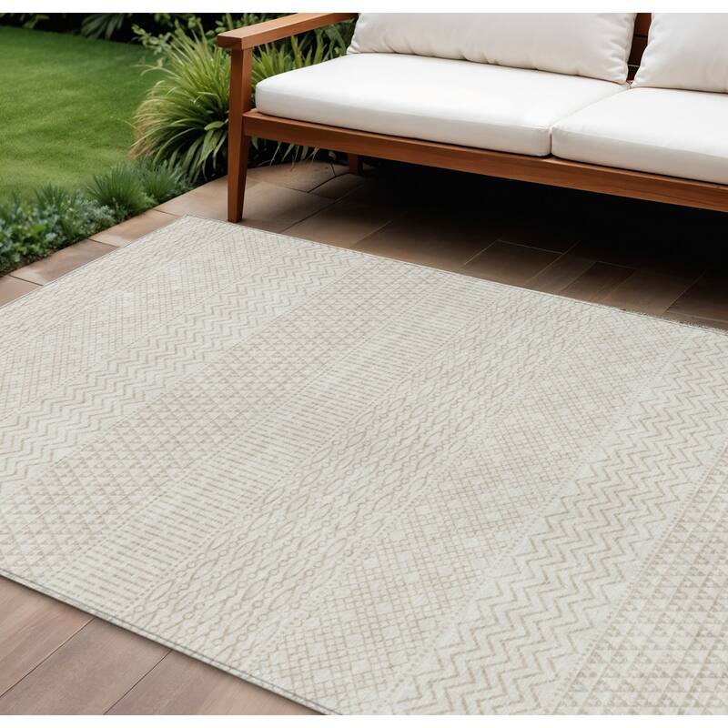 HomeRoots Chevron Modern Rectangle Outdoor Rug - 9' X 12'