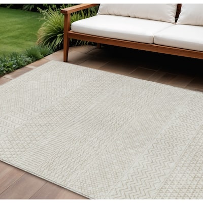 HomeRoots Chevron Modern Rectangle Outdoor Rug