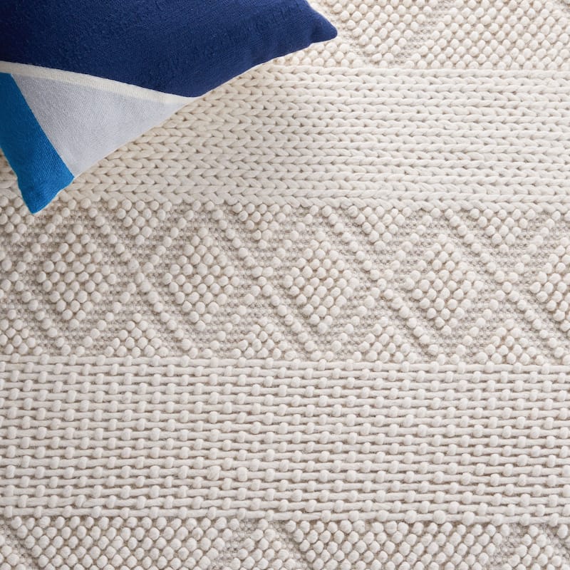 SAFAVIEH Handmade Natura Waltrude Wool Rug