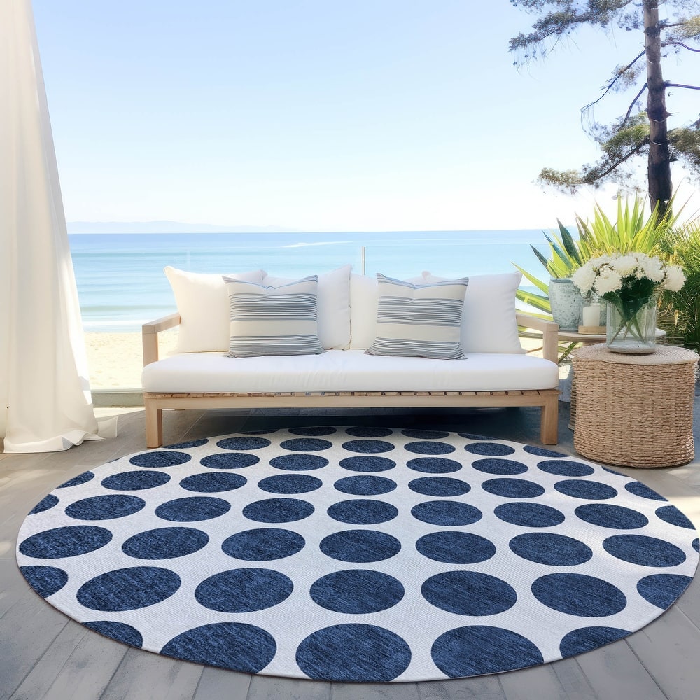 Machine Washable Indoor/ Outdoor Polka Dots Chantille Rug