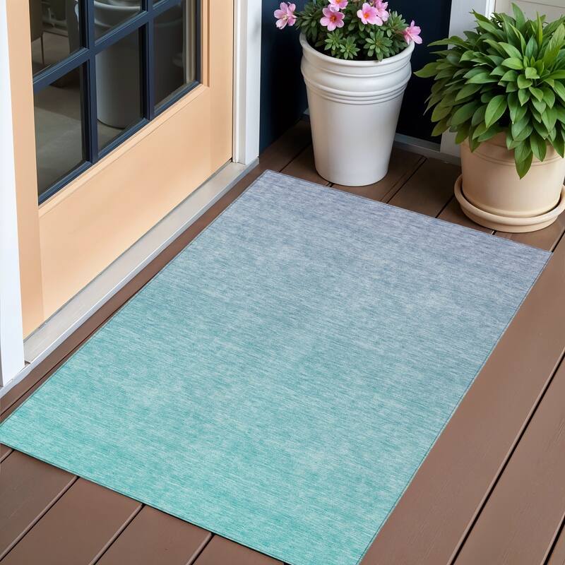HomeRoots Ombre Transitional Rectangle Outdoor Rug - 3' x 5'